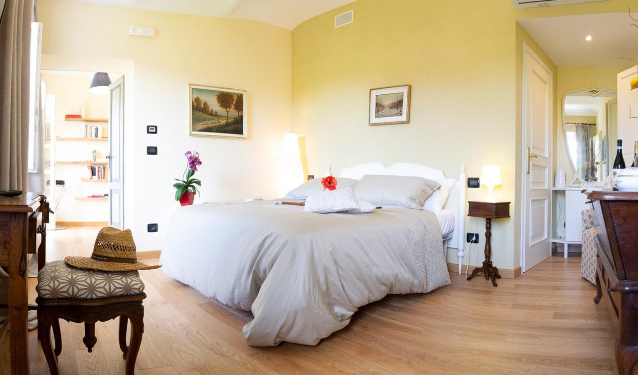 Ca D'I. Bed & Breakfast Magliano Alfieri Bagian luar foto
