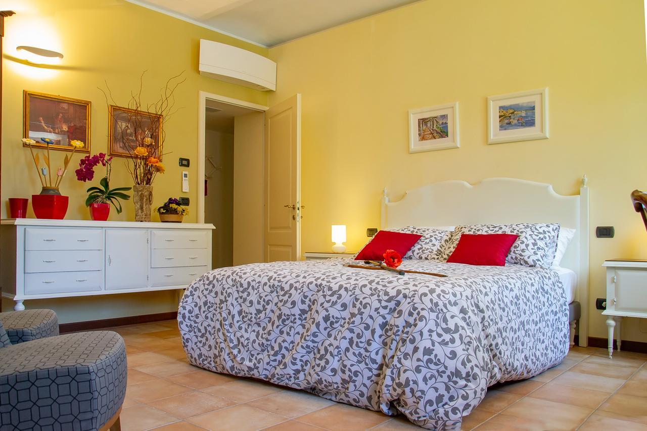 Ca D'I. Bed & Breakfast Magliano Alfieri Bagian luar foto