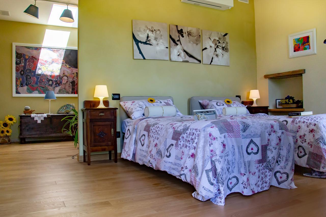 Ca D'I. Bed & Breakfast Magliano Alfieri Bagian luar foto